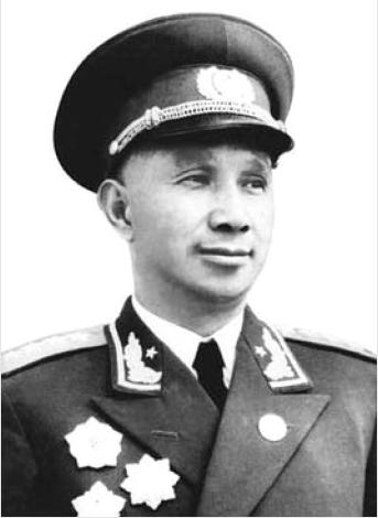 軍旅生涯，榮耀與磨礪的交織，軍旅生涯，榮耀與磨礪的交響樂章