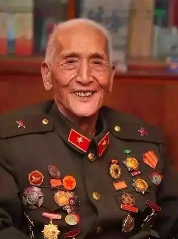 閱兵式2015完整版下載，一場(chǎng)盛大的軍事盛宴，盛大軍事盛宴，閱兵式2015完整版下載回顧