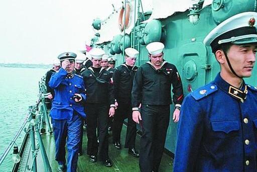 海軍三軍儀仗隊視頻，榮耀與力量的展現(xiàn)，海軍三軍儀仗隊視頻，榮耀與力量的輝煌展示