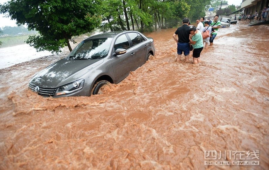 四川多地暴雨，挑戰(zhàn)與應對，四川多地暴雨來襲，挑戰(zhàn)與應對策略