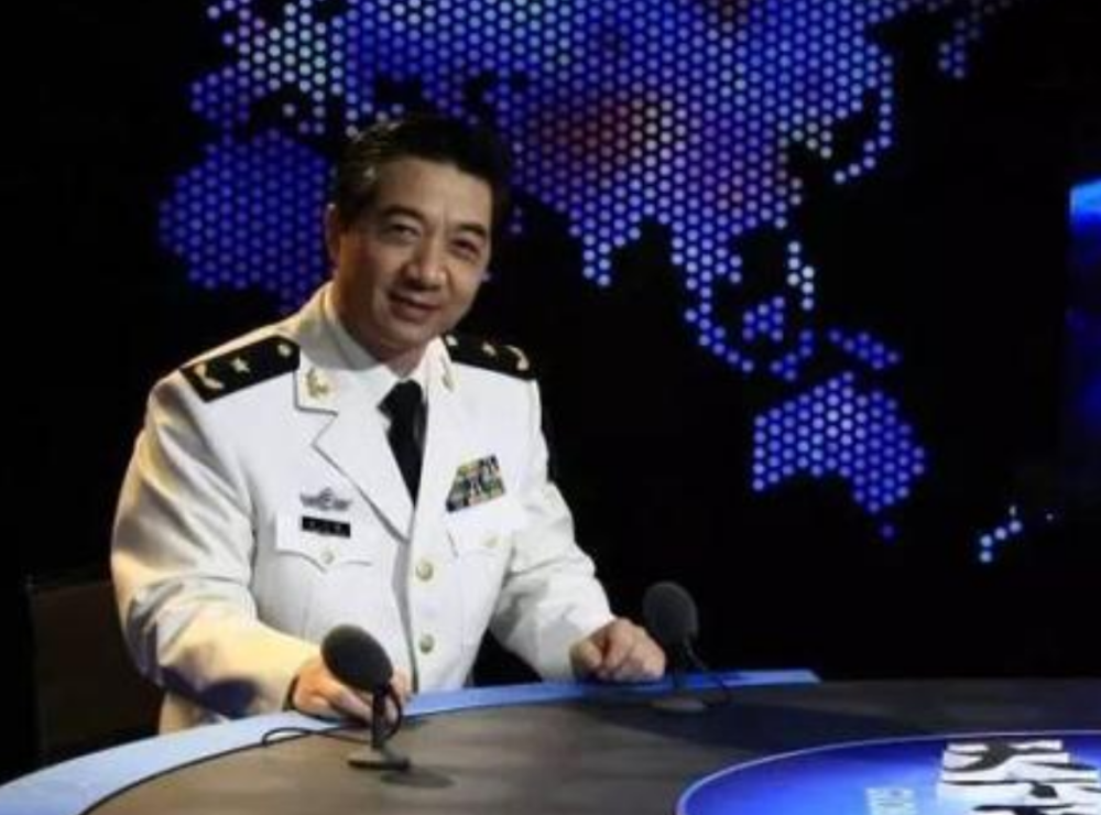 軍事評論專家中的幽默之星——誰更具搞笑天賦？，軍事評論專家中的幽默之星，搞笑天賦大比拼！