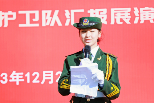 國旗護衛(wèi)隊中的鏗鏘玫瑰，女隊員的榮耀與擔當，國旗護衛(wèi)隊中的女隊員，榮耀與擔當?shù)溺H鏘玫瑰