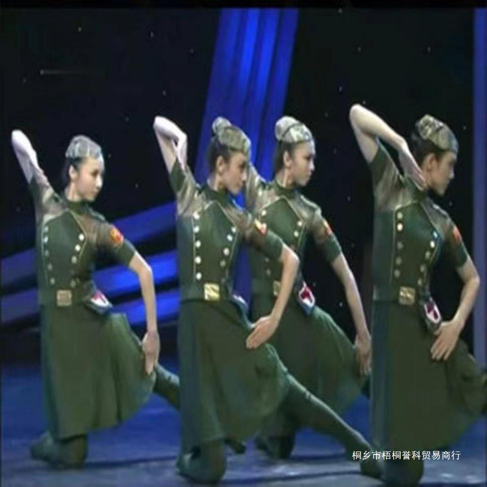 女兵群舞，軍裝下的服裝風(fēng)采，女兵群舞，軍裝下的魅力風(fēng)采