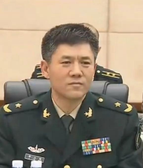 火箭軍司令員軍銜級(jí)別及職責(zé)概述，火箭軍司令員軍銜級(jí)別與職責(zé)概覽