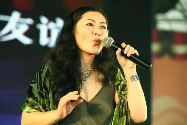 海峽兩岸女記者名單——記錄時代變遷的杰出群體，海峽兩岸杰出女記者群體，記錄時代變遷的榮耀名單