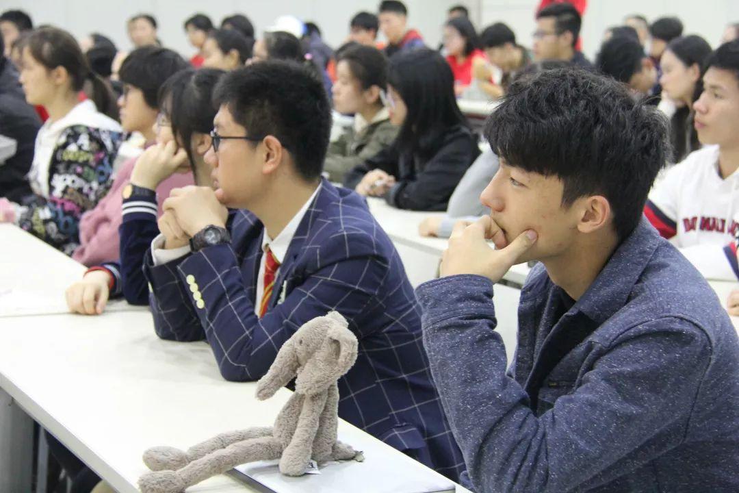 今天只做一件事，深度沉浸，專注自我提升，今日專注自我提升，深度沉浸，一心一意提升自我