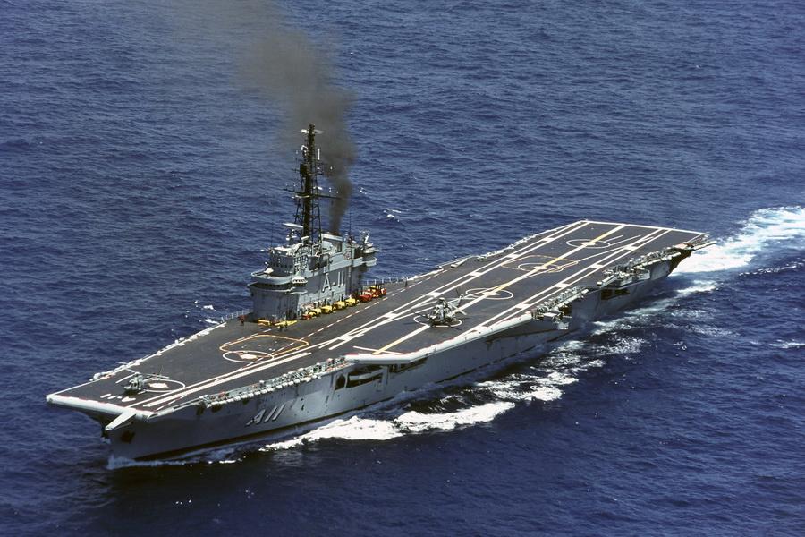 航空母艦，承載多樣人才與輝煌夢想的巨艦，航空母艦，人才夢想?yún)R聚的輝煌巨艦