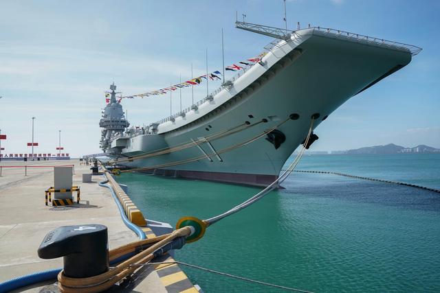 揭秘中國海軍的驕傲，哪艘航母是001？，揭秘中國海軍航母，哪艘是首艦？