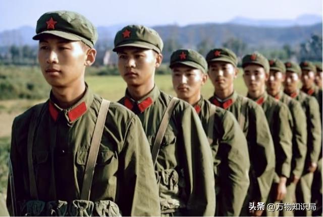 揭秘85式軍服照片背后的故事，揭秘85式軍服照片背后的傳奇故事