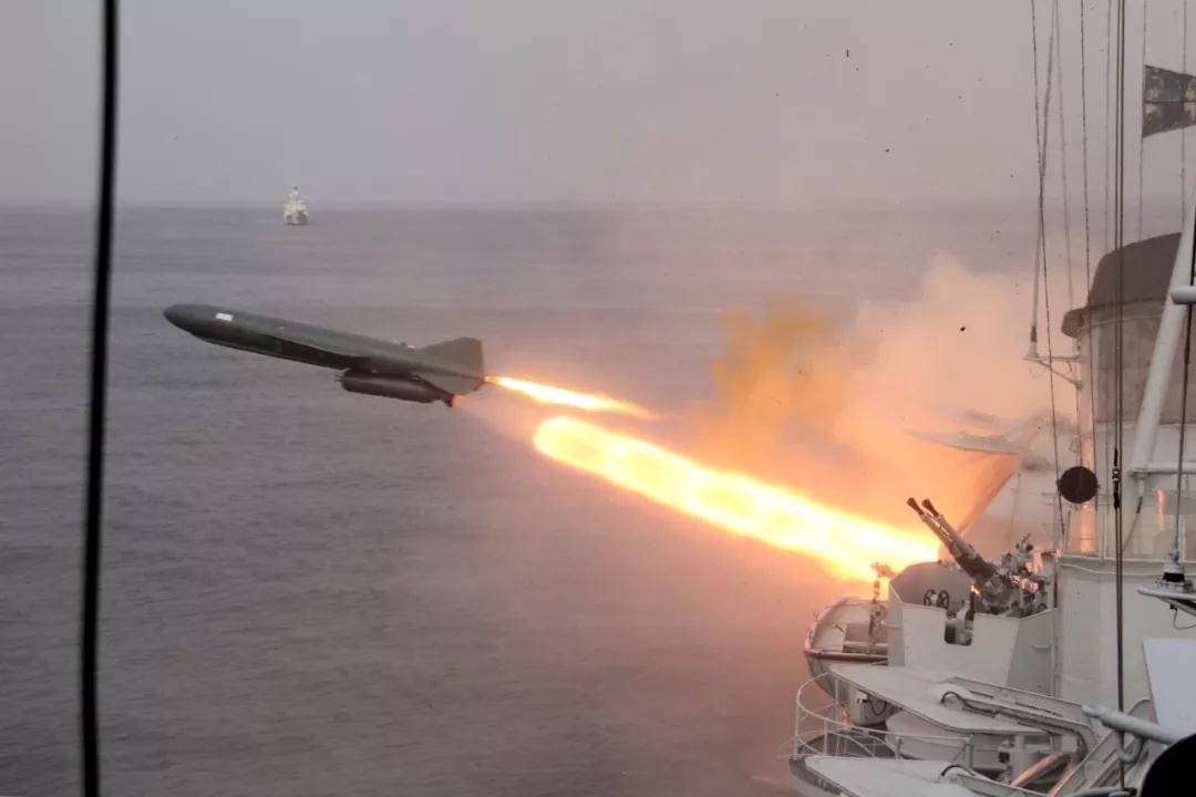 驅(qū)逐艦退役，榮耀與未來的交織，驅(qū)逐艦退役，榮耀與未來的交匯點(diǎn)