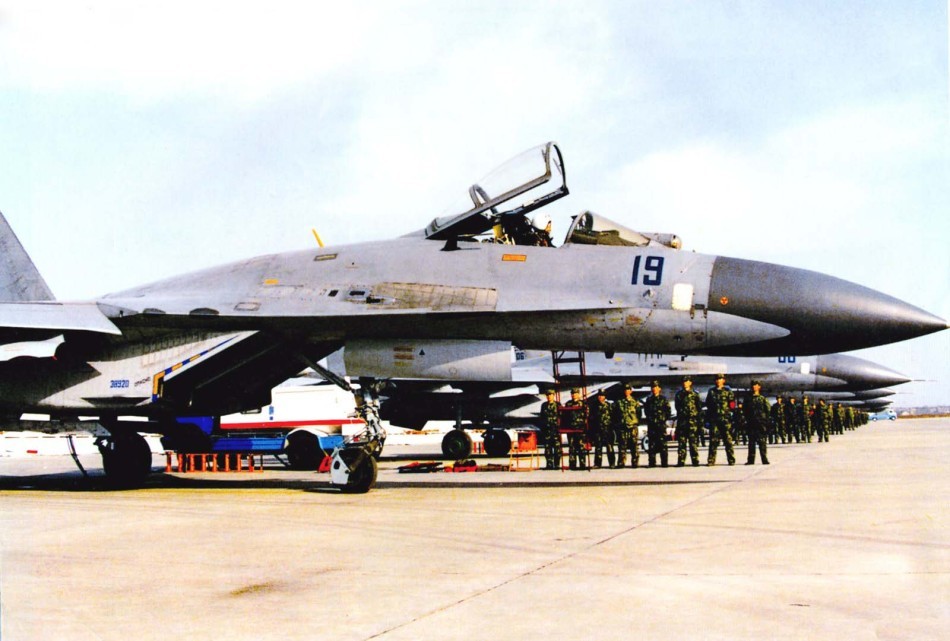 中國(guó)空軍一號(hào)戰(zhàn)斗機(jī)，翱翔天際的雄鷹，中國(guó)空軍一號(hào)戰(zhàn)斗機(jī)，天際翱翔的雄鷹霸主