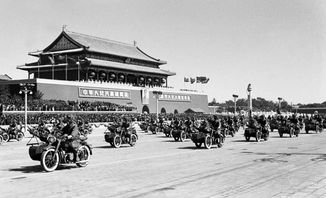 國(guó)慶大閱兵，頻率變遷與特殊年份的靜默回顧，國(guó)慶大閱兵，頻率變遷與特殊年份的回顧