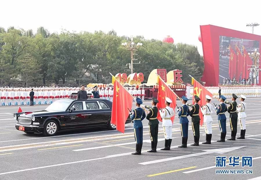 揭秘喊出分列式開始的神秘人物，在2019年國(guó)慶閱兵中的聲音震撼世界，揭秘喊出分列式開始的神秘人物，閱兵指揮員在國(guó)慶閱兵中的震撼之聲