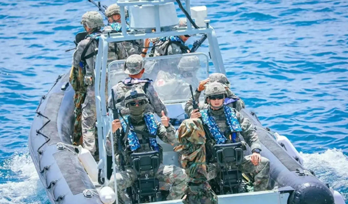 蛟龍突擊隊對決海豹突擊隊，一場巔峰之戰(zhàn)的結(jié)果，蛟龍突擊隊與海豹突擊隊，巔峰之戰(zhàn)的對決結(jié)果