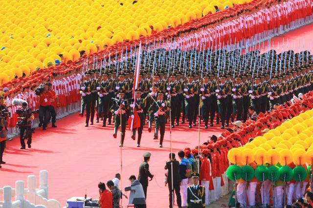 關(guān)于慶祝中華人民共和國成立七十周年大閱兵主持人的風(fēng)采與影響，慶祝中華人民共和國成立七十周年大閱兵主持人風(fēng)采與影響力展現(xiàn)