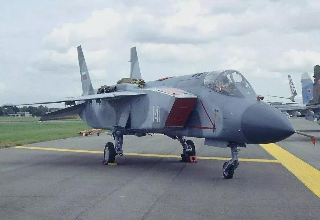 雅克-201垂直起降戰(zhàn)斗機(jī)，空中力量的革新典范，雅克-201垂直起降戰(zhàn)斗機(jī)，空中力量革新典范