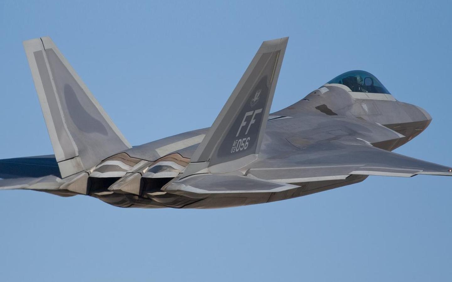 F-22戰(zhàn)機的獨特特點，空中霸主的無與倫比的性能，F(xiàn)-22戰(zhàn)機，空中霸主的無與倫比性能揭秘