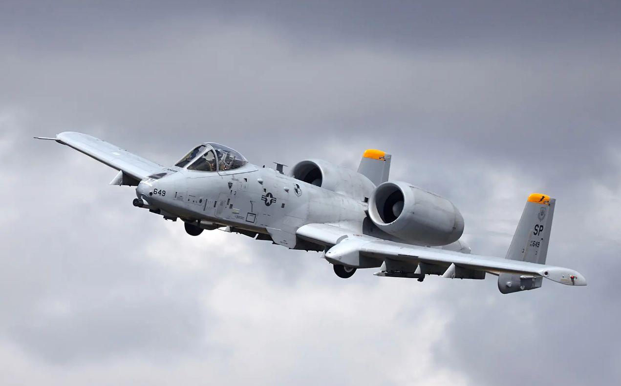 揭秘A-10攻擊機的強大實力，揭秘A-10攻擊機的強悍戰(zhàn)斗力