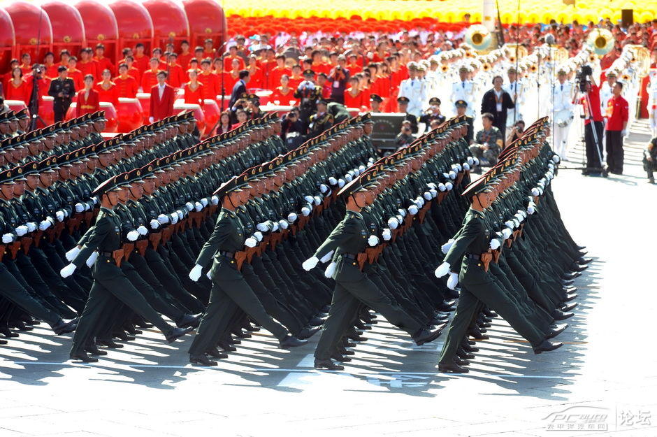 國慶閱兵方隊，多少人一排的壯觀景象，國慶閱兵方隊壯觀景象，一排多少人？