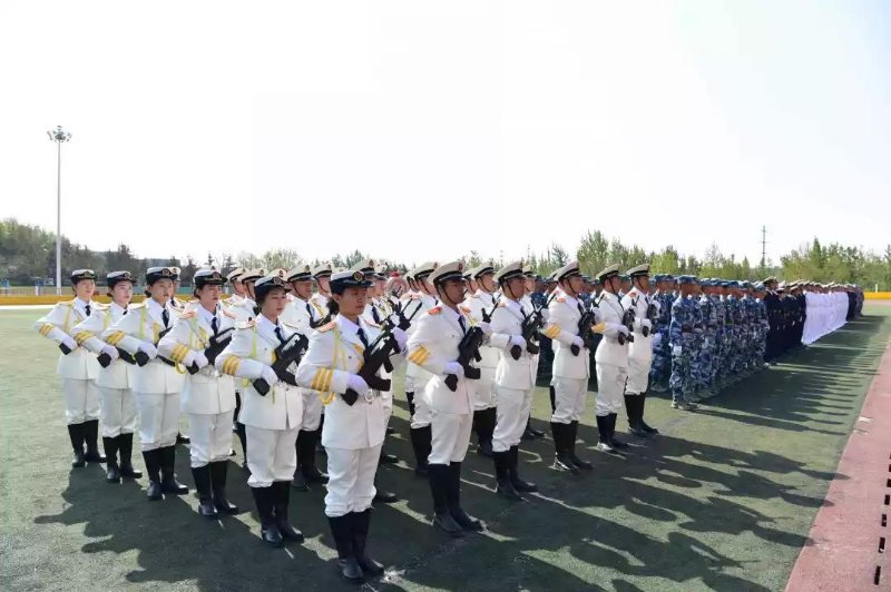 青島海軍士官一個月工資兩萬的背后故事，揭秘青島海軍士官高薪背后的故事，月工資達(dá)兩萬的背后真相