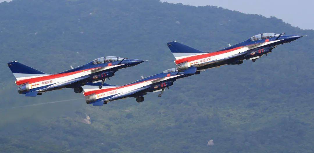 中國空軍航空大學(xué)標(biāo)志，榮耀與夢(mèng)想的象征，中國空軍航空大學(xué)標(biāo)志，榮耀與夢(mèng)想的象征牌