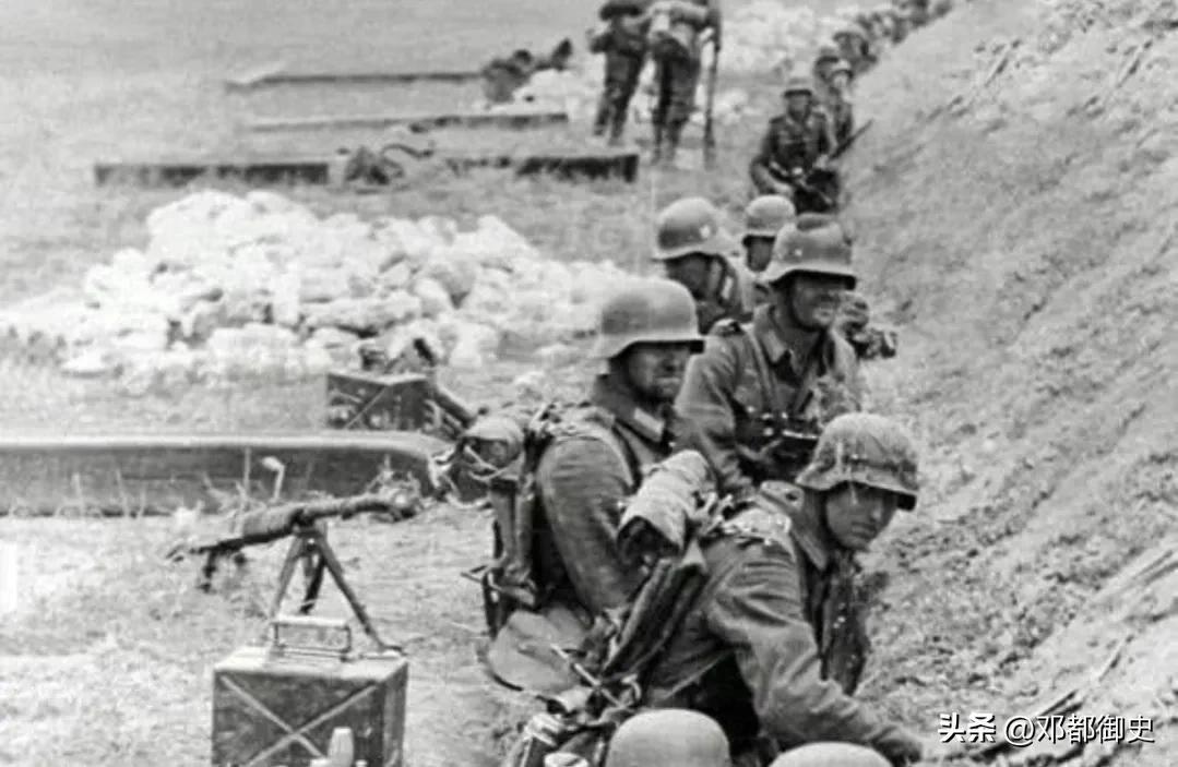 女兵人雪地狙擊手，堅(jiān)韌與勇氣的象征，女兵雪地狙擊手，堅(jiān)韌與勇氣的榮耀象征
