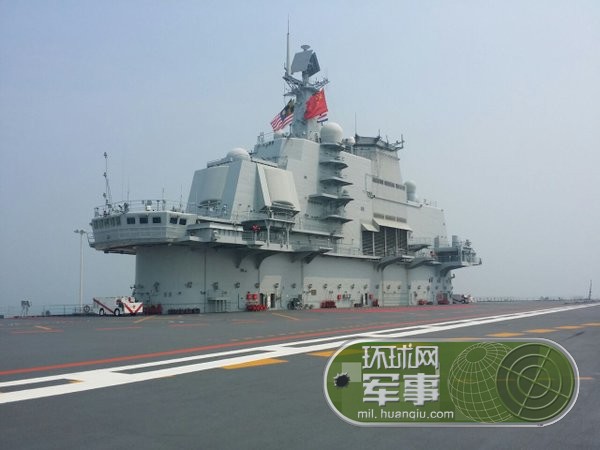 中國首艘航母艦長，榮耀與擔(dān)當(dāng)，中國首艘航母艦長，榮耀與擔(dān)當(dāng)?shù)暮桔E領(lǐng)航者