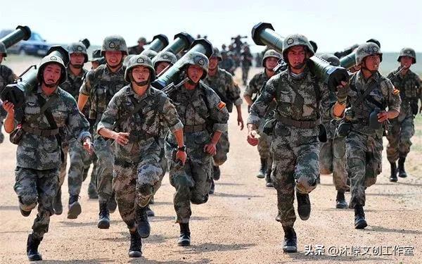 中國(guó)人民解放軍軍旗確定時(shí)間，歷史記憶與民族精神，中國(guó)人民解放軍軍旗確定時(shí)間，歷史記憶與民族精神的象征