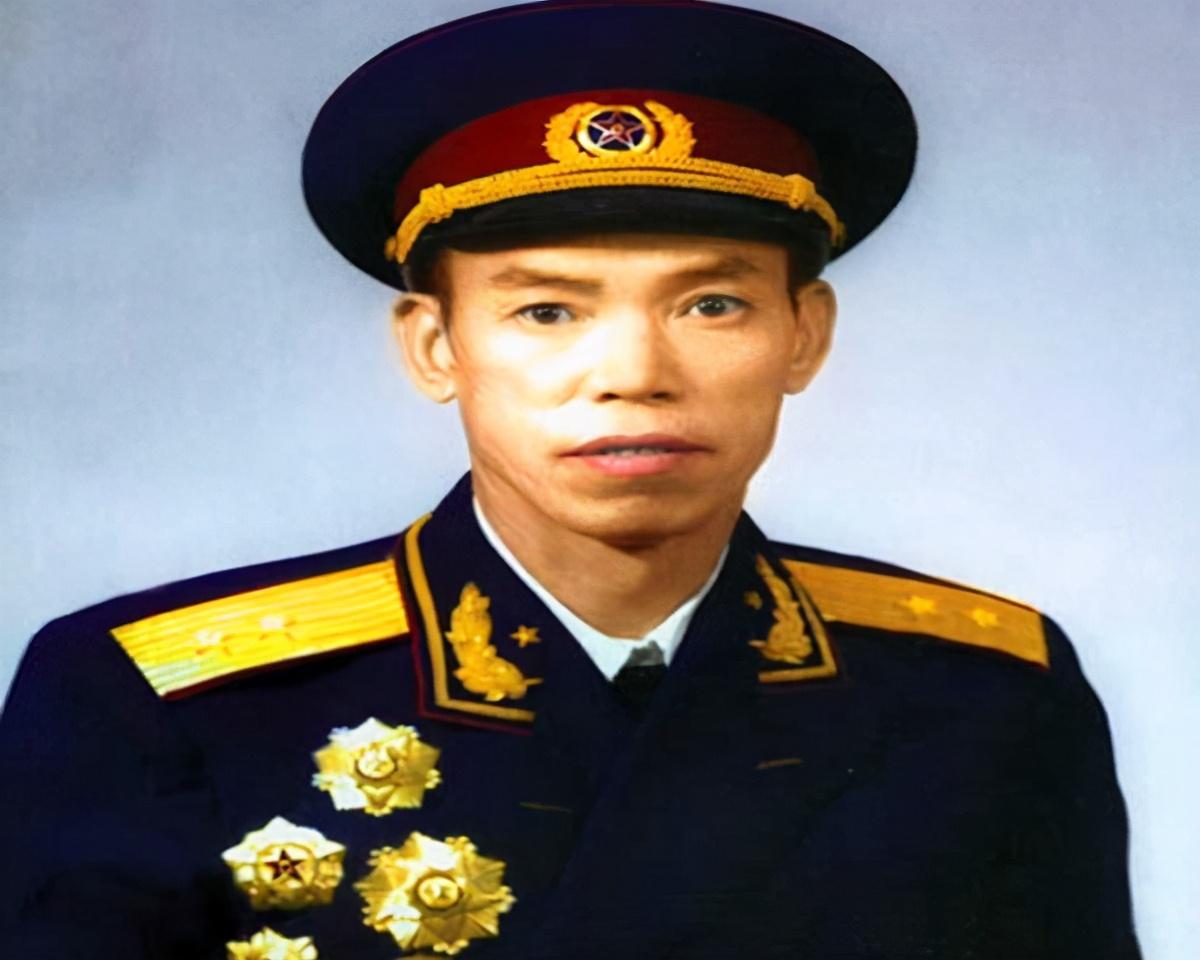 俄羅斯集團(tuán)軍司令，職責(zé)、角色與影響，俄羅斯集團(tuán)軍司令，職責(zé)、角色與戰(zhàn)略影響力