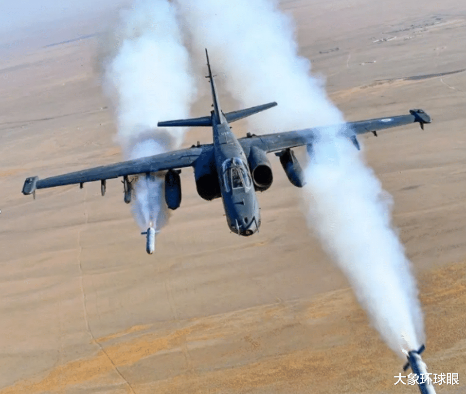 A10攻擊機(jī)與暴君的對(duì)決，空中力量的較量，A10攻擊機(jī)與暴君的空中對(duì)決，空中力量大比拼