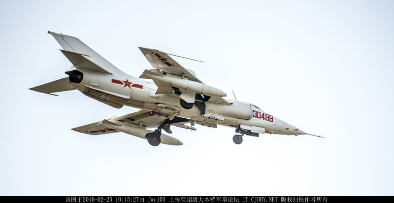 強(qiáng)5攻擊機(jī)與F-6戰(zhàn)斗機(jī)的交鋒史，強(qiáng)5攻擊機(jī)與F-6戰(zhàn)斗機(jī)的交鋒歷程