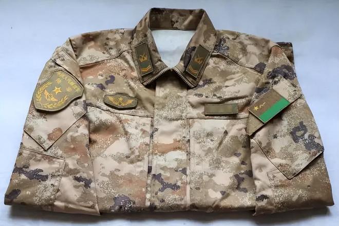 揭秘97式迷彩軍服，中國軍隊的新時代戰(zhàn)袍，揭秘新時代戰(zhàn)袍，中國軍隊97式迷彩軍服全解析