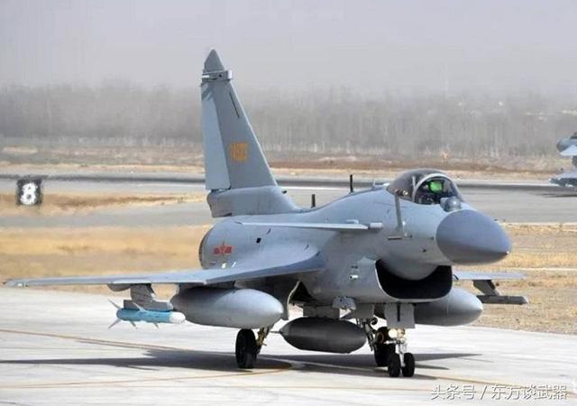殲-10戰(zhàn)斗機(jī)能掛多少導(dǎo)彈，解析中國先進(jìn)戰(zhàn)斗機(jī)的載彈能力，揭秘殲-10戰(zhàn)斗機(jī)的載彈能力，解析中國先進(jìn)戰(zhàn)機(jī)掛載導(dǎo)彈數(shù)量