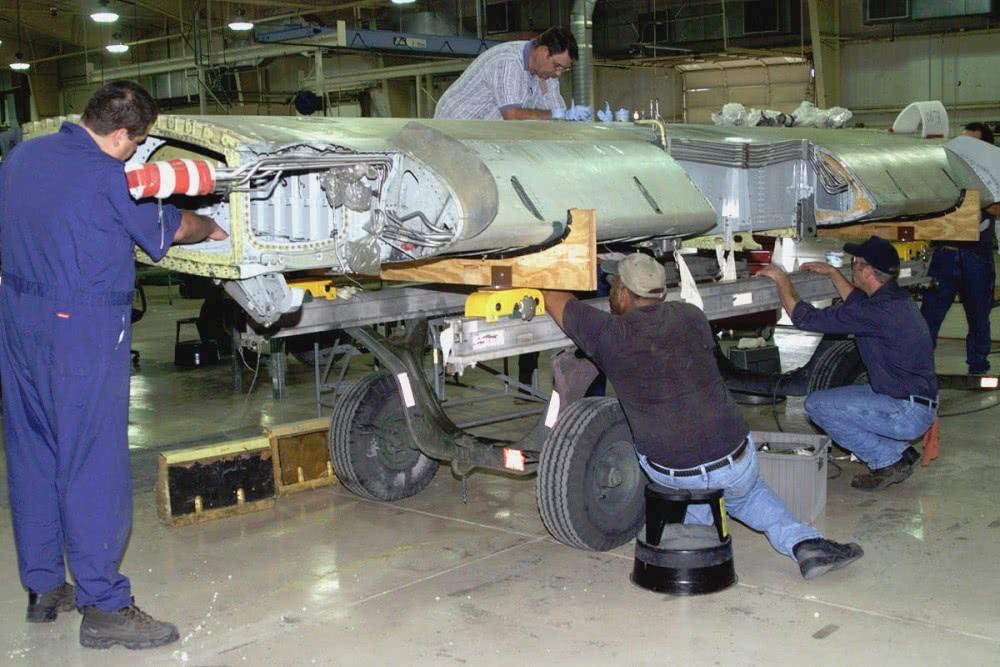 揭秘A-10攻擊機的威力，純視頻解析，揭秘A-10攻擊機的威力，深度視頻解析