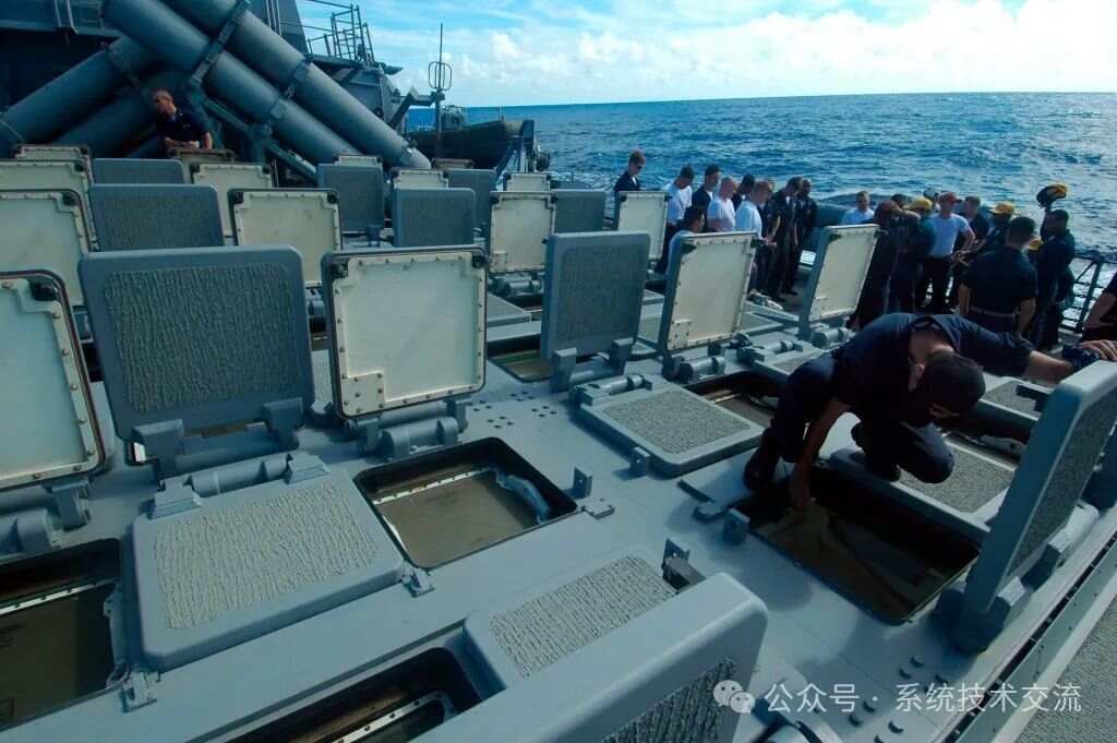 阿利伯克級驅(qū)逐艦的垂發(fā)系統(tǒng)，數(shù)量與力量的象征，阿利伯克級驅(qū)逐艦垂發(fā)系統(tǒng)，數(shù)量與力量的完美結(jié)合