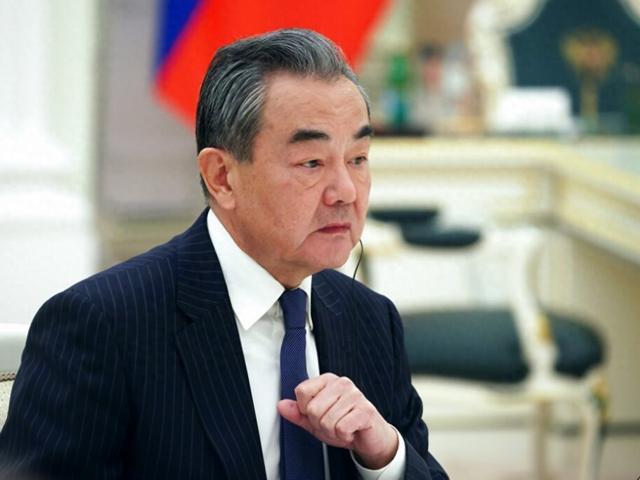 中方強(qiáng)烈譴責(zé)以色列空襲，呼吁立即停止侵犯并尊重國際法，中方強(qiáng)烈譴責(zé)以色列空襲，呼吁尊重國際法并立即停止侵犯行為