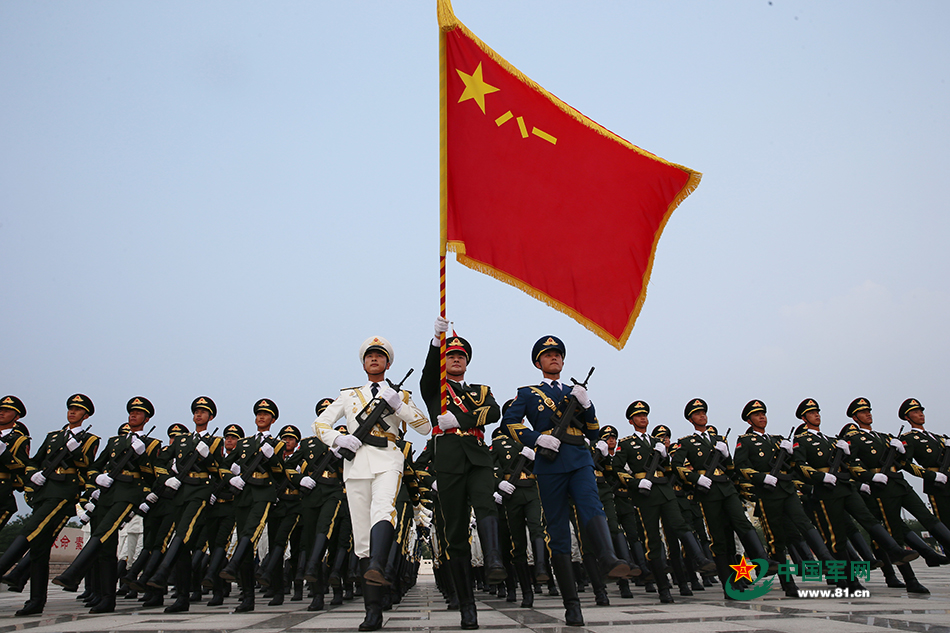 三軍儀仗隊訓(xùn)練魔鬼，錘煉意志，鍛造榮耀，三軍儀仗隊魔鬼訓(xùn)練鍛造榮耀意志的錘煉之旅