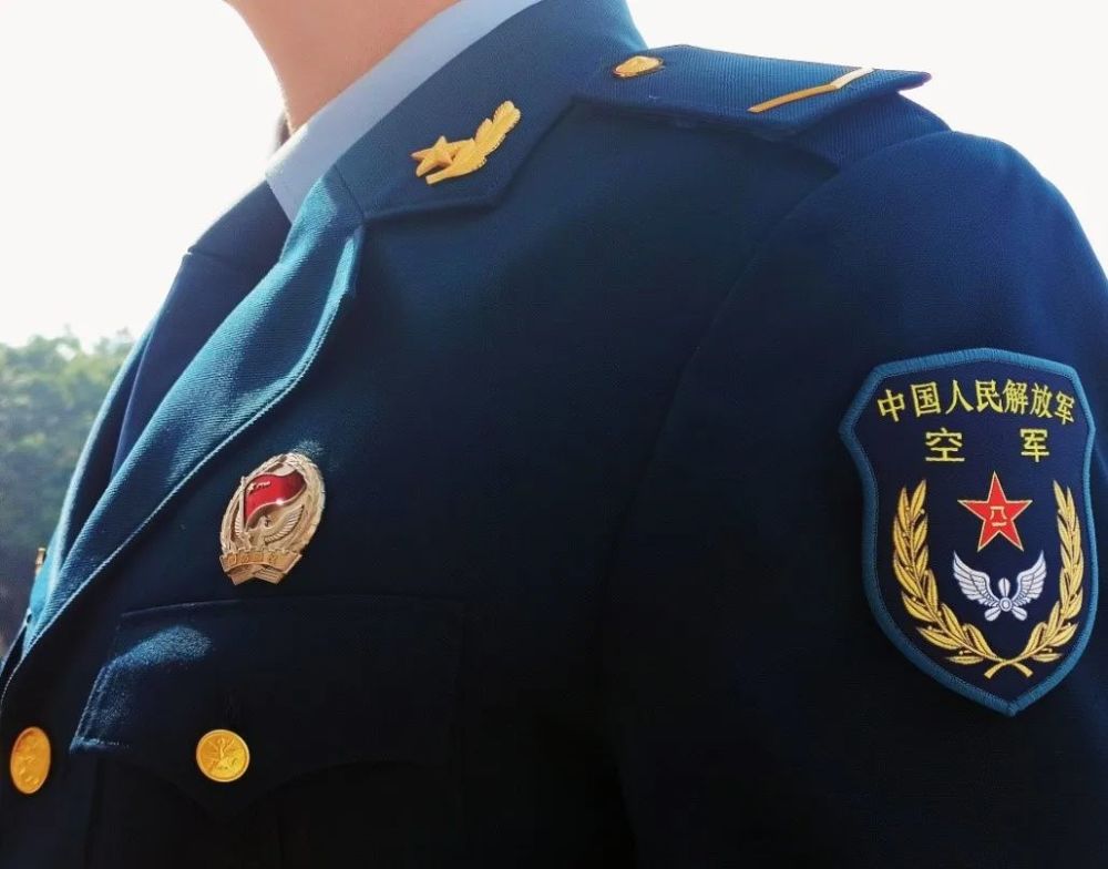 中國空軍胸章圖片，歷史、榮譽與力量的象征，中國空軍胸章，歷史、榮譽與力量的標(biāo)志圖片
