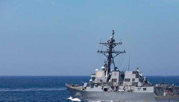 美軍艦穿越臺(tái)灣海峽
