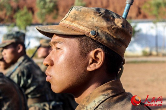 武警新兵服裝，榮耀與責任并存，武警新兵服裝，榮耀與責任的象征