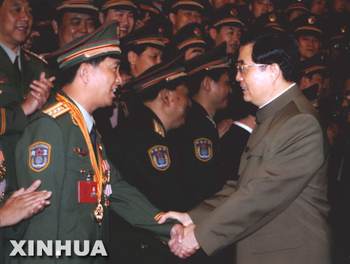 獨臂英雄丁小兵的故事，逆境中的堅韌與勇氣，獨臂英雄丁小兵，逆境中的堅韌與勇氣傳奇