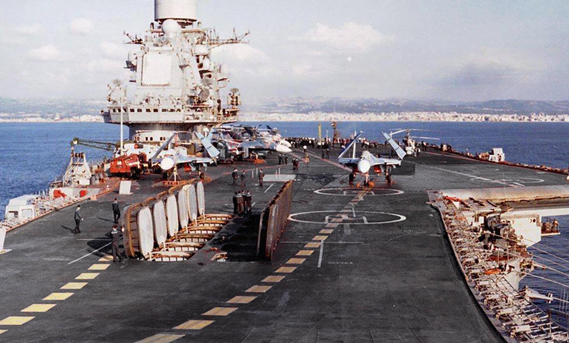 蘇聯(lián)的航空母艦，探索強大的海上力量之源，蘇聯(lián)航空母艦，強大海上力量之源的探索
