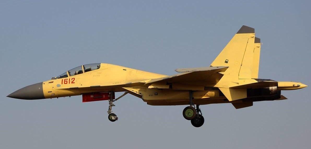 殲16戰(zhàn)斗機(jī)高清，空中巨鷹的震撼之美，殲16戰(zhàn)斗機(jī)高清，空中巨鷹的震撼之美展示