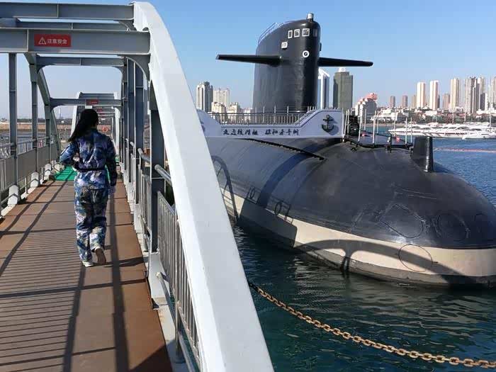 青島核潛艇，深海之傲的傳奇故事，青島核潛艇，深海傳奇，傲視群雄的深海探險(xiǎn)之旅
