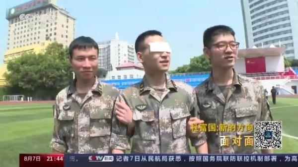 八一勛章獲得者系列，榮耀與擔(dān)當(dāng)?shù)南笳?，八一勛章獲得者系列，榮耀與擔(dān)當(dāng)?shù)南笳?，時(shí)代的標(biāo)桿