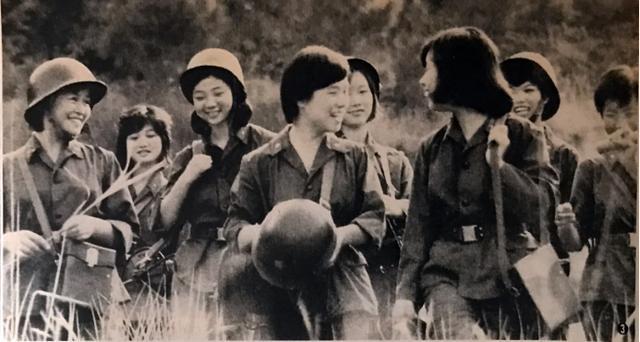 中國女兵方隊(duì)訓(xùn)練圖片，堅(jiān)韌與榮耀的象征，中國女兵方隊(duì)訓(xùn)練風(fēng)采，堅(jiān)韌與榮耀的展現(xiàn)