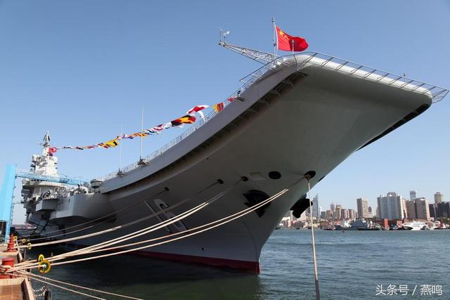 中國海軍建設(shè)里程碑，第一艘國產(chǎn)航空母艦下水儀式隆重舉行，中國海軍里程碑事件，首艘國產(chǎn)航空母艦下水儀式盛大舉行