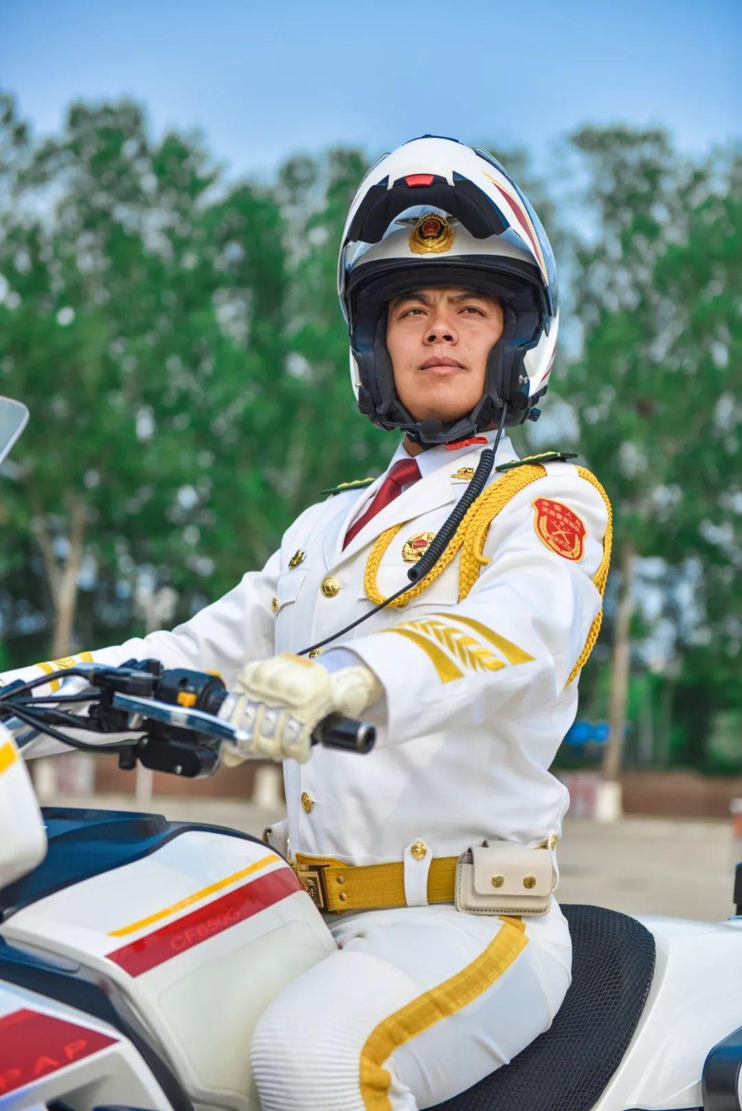 國賓摩托車護(hù)衛(wèi)隊(duì)視頻，榮耀與責(zé)任，國賓摩托車護(hù)衛(wèi)隊(duì)的榮耀與責(zé)任瞬間捕捉