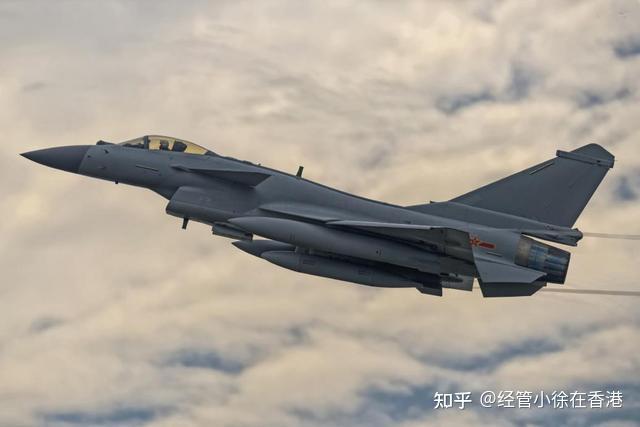 殲-10戰(zhàn)斗機(jī)服役時(shí)間，中國(guó)空軍的重要里程碑，殲-10戰(zhàn)斗機(jī)服役，中國(guó)空軍發(fā)展的重大里程碑