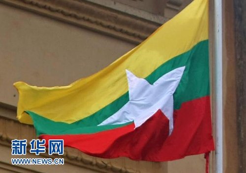 軍壇旗幟下的美言與刀口上的誓言，軍壇旗幟下的誓言與美言